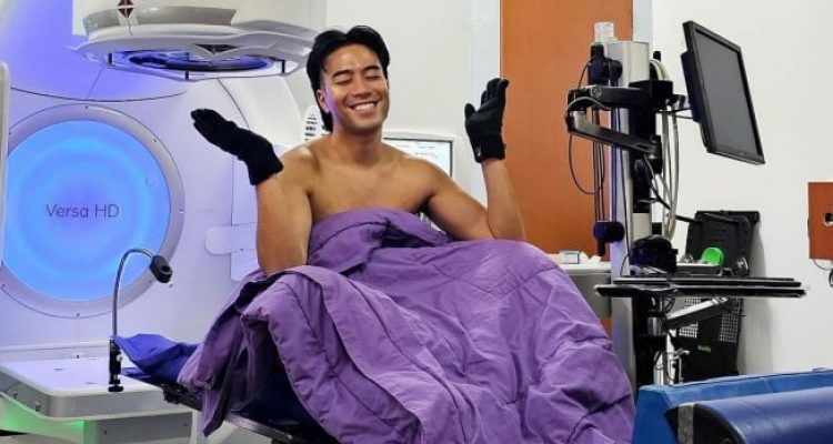 Kurusan dan juga Kondisinya Bikin Cemas Saat Manggung, Vidi Aldiano Didoakan Lekas Sembuh