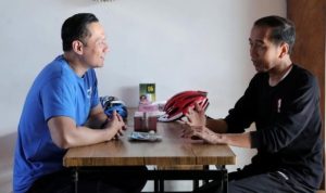 Viral Momen Jokowi Sarapan Sambil Ngobrol Santai Bareng AHY, Publik: Berasa Paman juga Ponakan