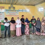 Kades Moramo Serahkan BLT DD Tahap I 2024 kepada Para KPM.